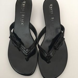 👗 White House Black Market Patent Leather Sandals